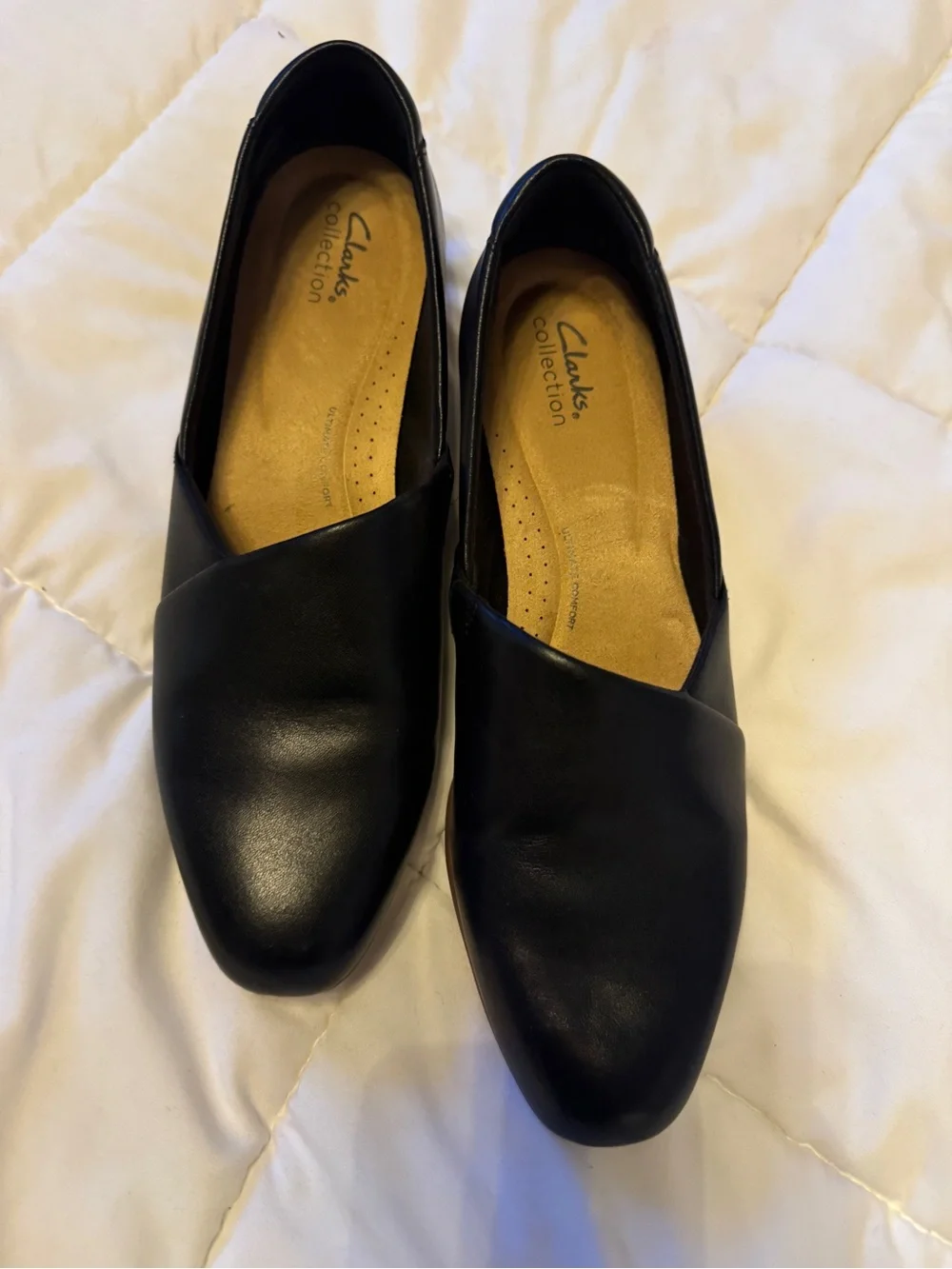 Clarks Black Slip-On Leather Women's Flats